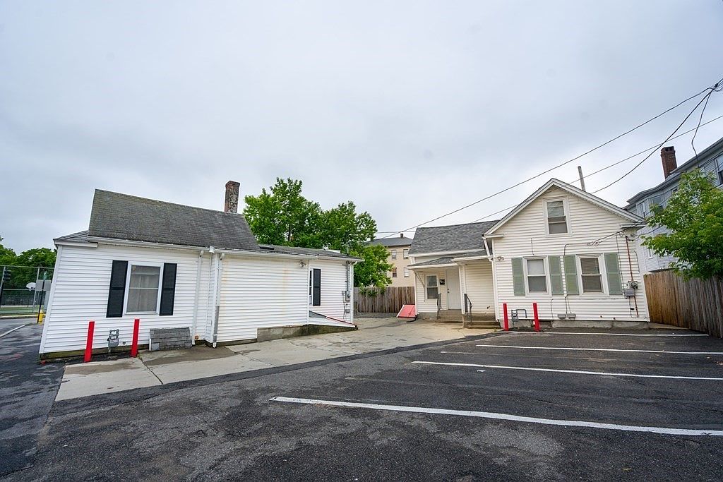 36 Douglas St, Worcester, MA 01603 Zillow