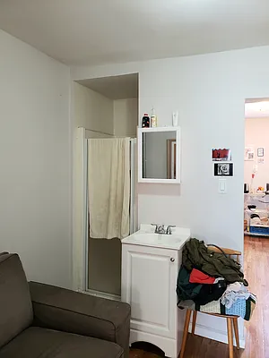 Rented by Signature Property Realty | media 26