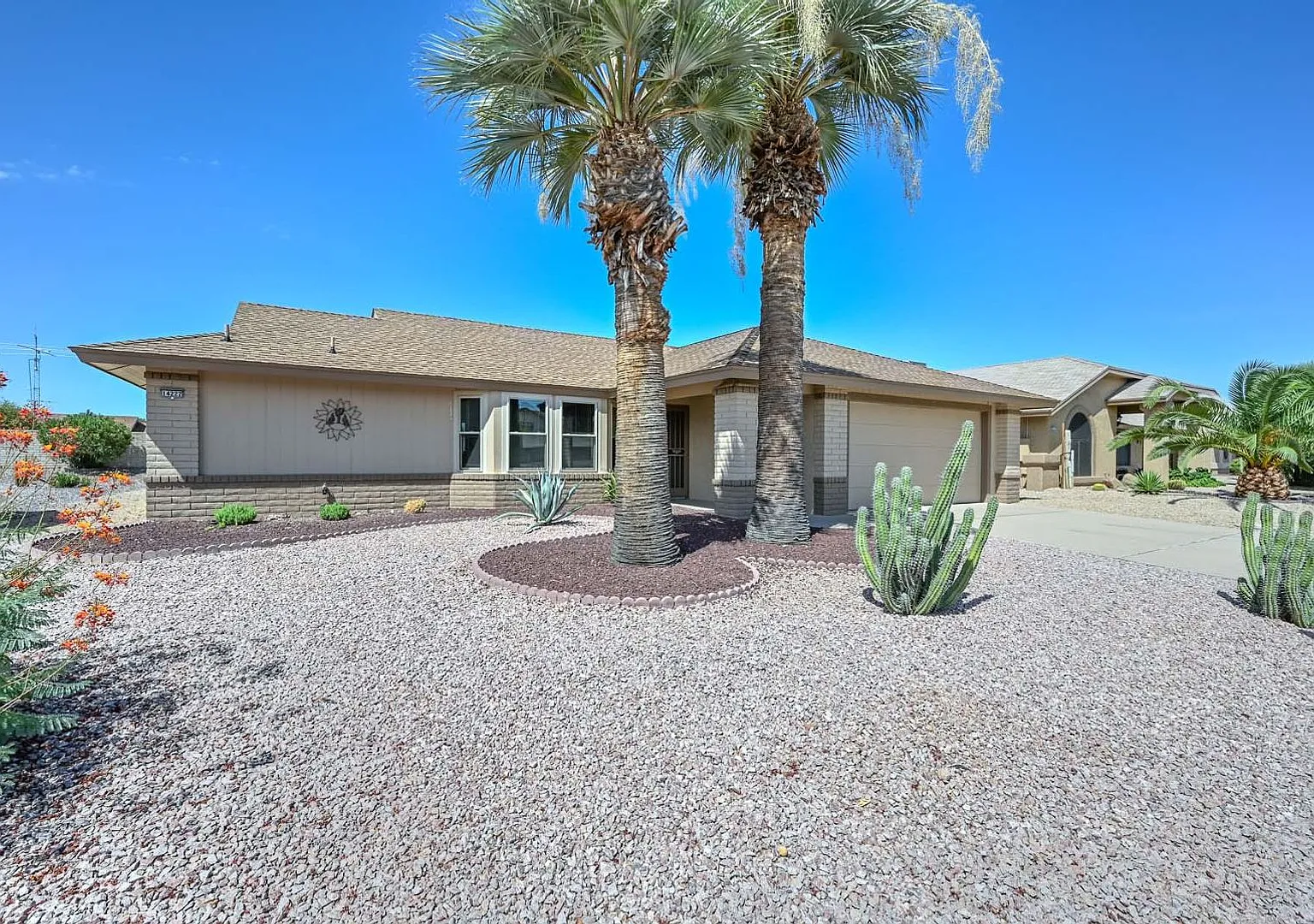 55+ Gorgeous Gem Furnished ready for Move in! — Photo 3