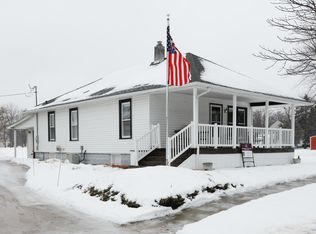 313 S Douglas Ave, Three Rivers, MI 49093