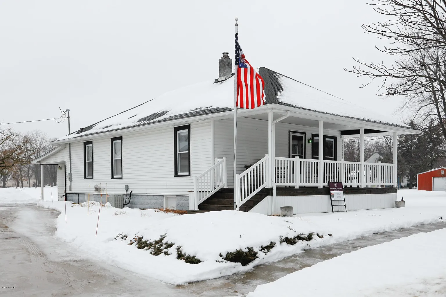 313 S Douglas Ave photo 1