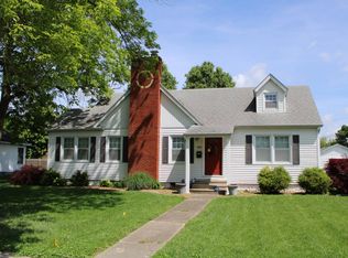 905 W 5th St, Staunton, IL 62088