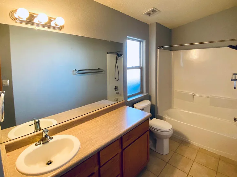 7312 Dancing Eagle Ave NE — Photo 13