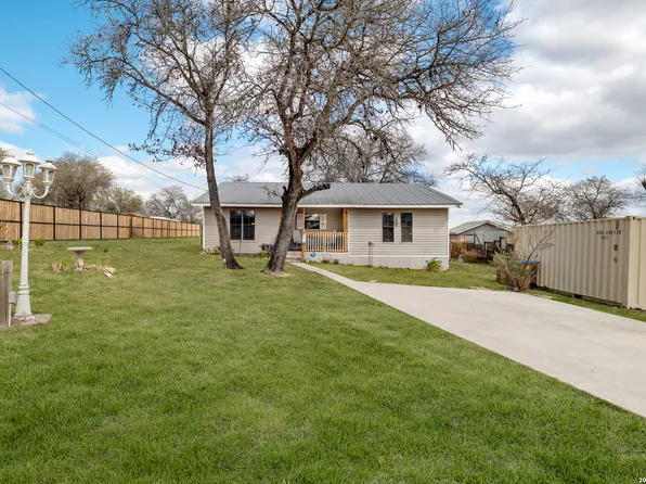 4315 Prelude Pass, Elmendorf, TX 78112