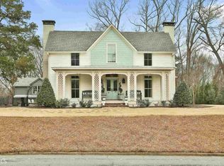225 Pylant St, Senoia, GA 30276
