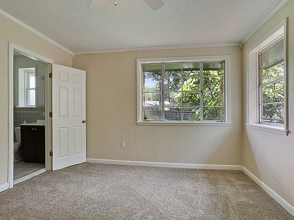 5th image of 9434 N Parkview Dr