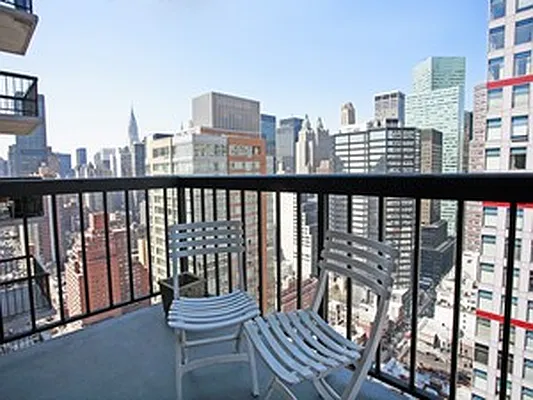 Sold by Corcoran | media 19