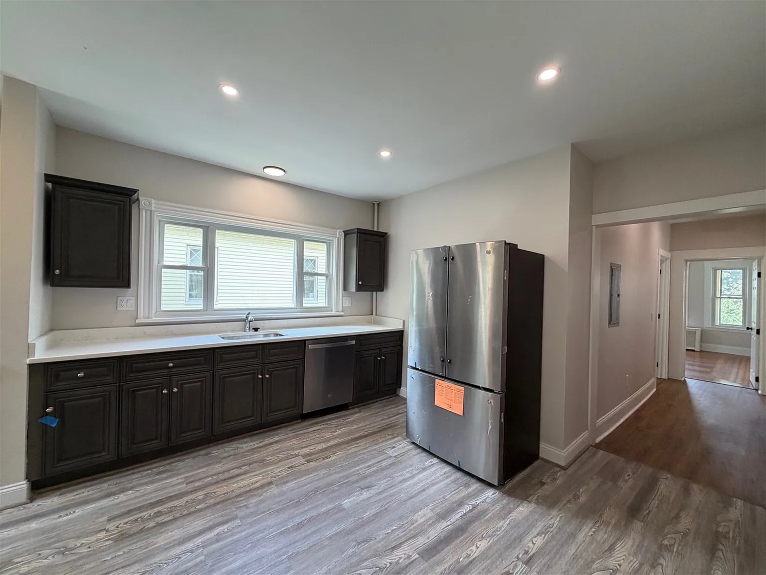 5 bed, 2000 sqft, $5,000 — Photo 3