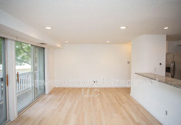 142 Kenwood Dr — Photo 4