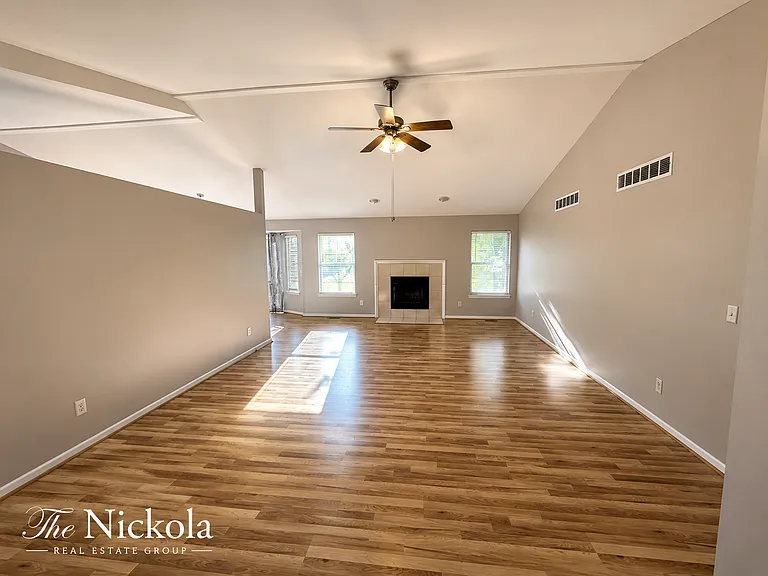 3132 Louis Dr — Photo 28