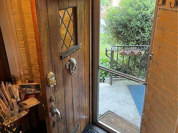 3rd image of 67 Saint Johns Ave