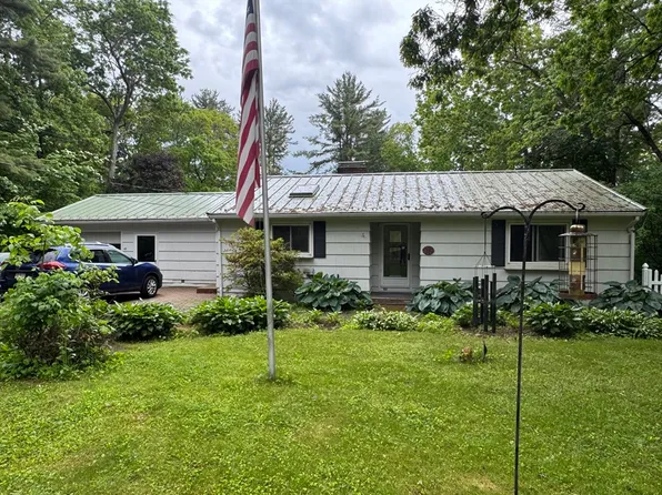 48 Clearview Dr, West Brookfield, MA 01585