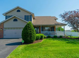 1323 Heather Rd W, Bourbonnais, IL 60914