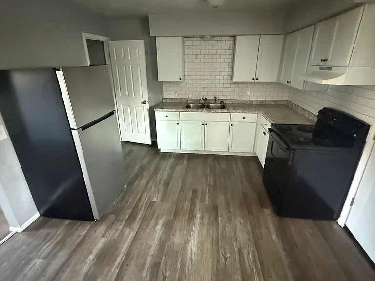 6670 Baier Cir NE #5 — Photo 2