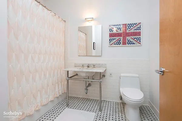 Sold by Sotheby's International Realty | media 11