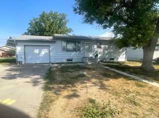 2520 Blackstone Rd, Gering, NE 69341