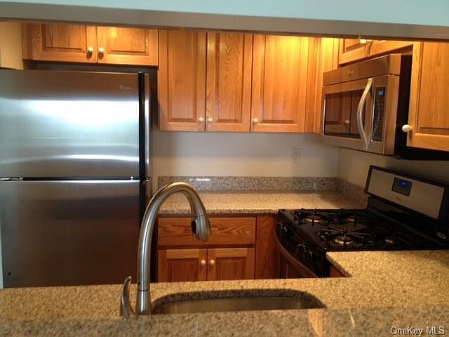 1st image of 10 Stewart Pl #1-C