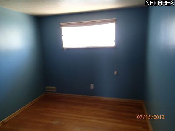 4th image of 4302 Lincoln Ave
