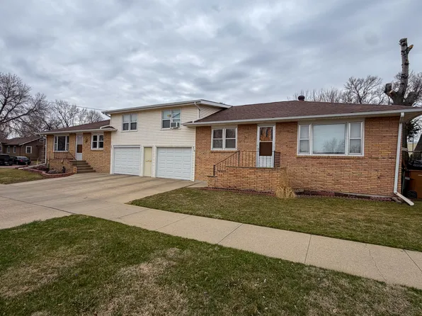 208 & 218 9th St SW, Huron, SD 57350