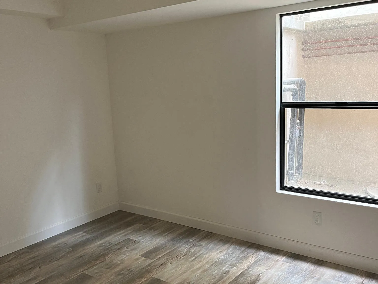 1 bed, 1200 sqft, $1,800 — Photo 2