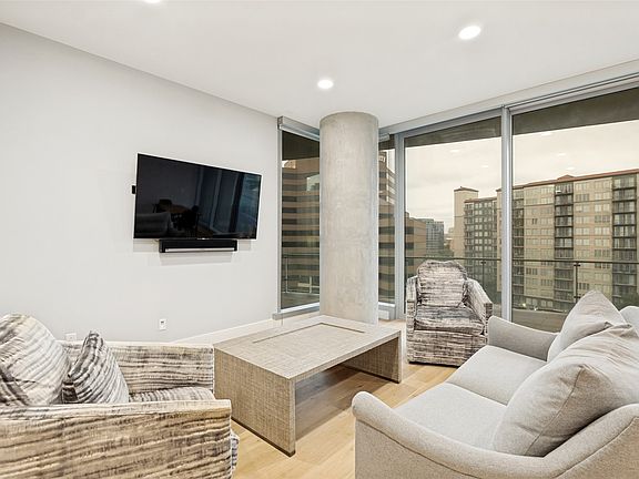 5th image of 3130 N Harwood St APT 905