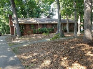200 Fairidge Dr, Jamestown, NC 27282