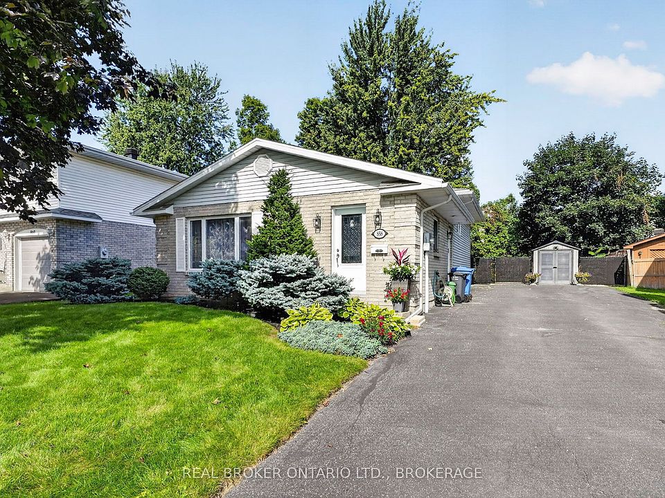 1st image of 858 Chelsea Cres