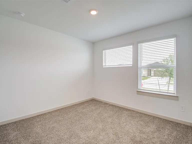 7911 Murciana Dr — Photo 7