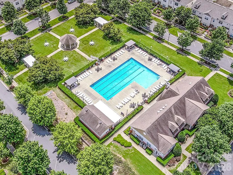 Community pool