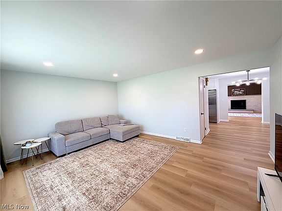 2nd image of 18203 Broxton Dr