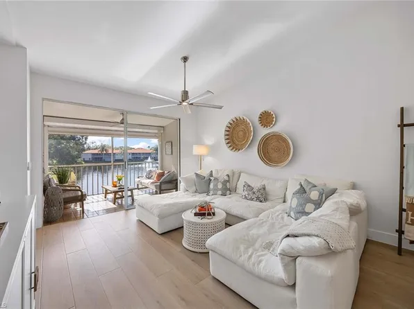 2450 Old Groves RD #201, NAPLES, FL 34109