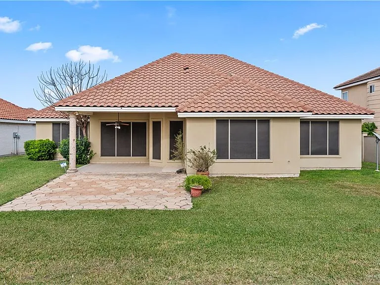 3514 Los Lagos Dr — Photo 23