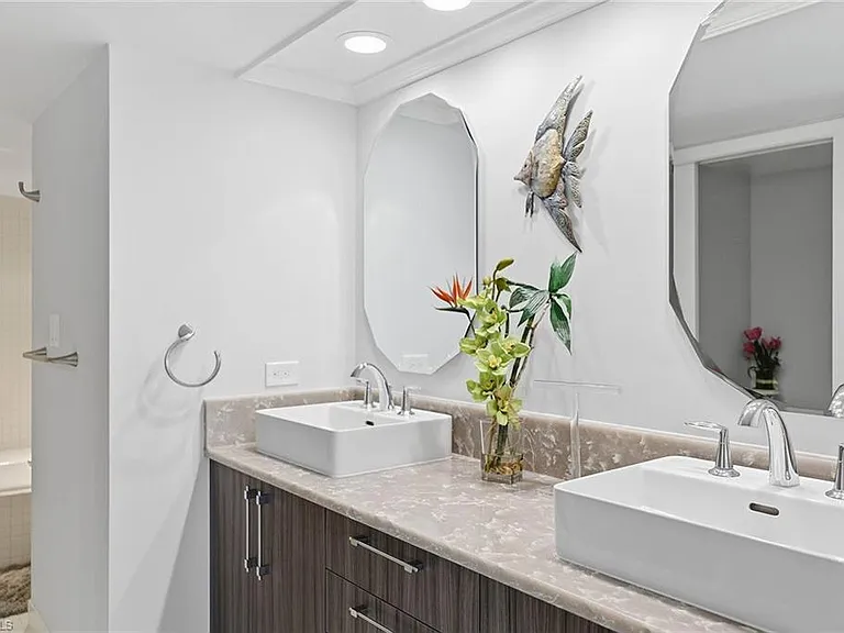 4751 Gulf Shore Blvd N #1408 — Photo 30