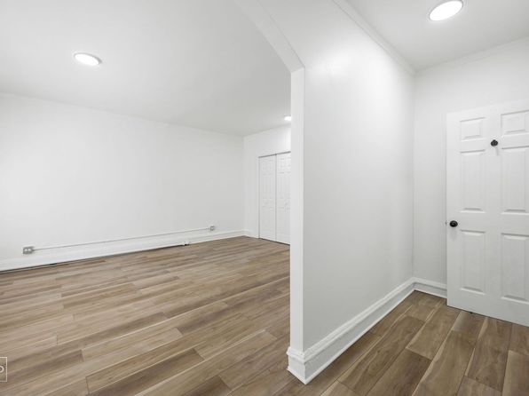 6751 S Jeffery Blvd APT 319