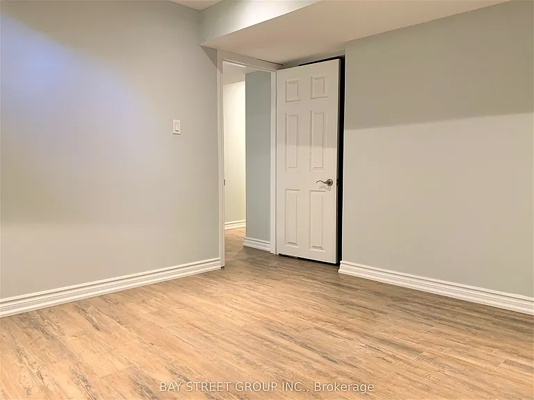 64 Mary Elizabeth Cres #BASEMENT — Photo 14