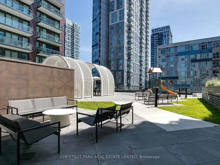 130 River St #803 — Photo 32