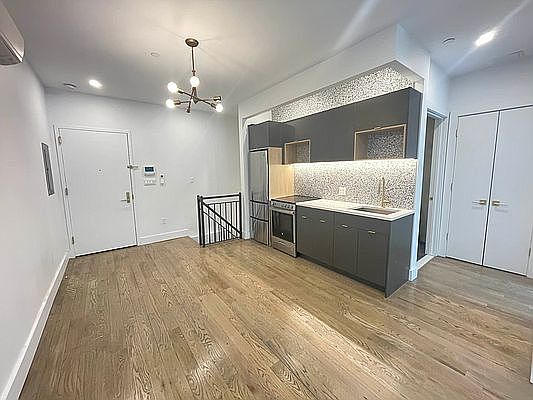 2nd image of 545 Gates Ave #1R