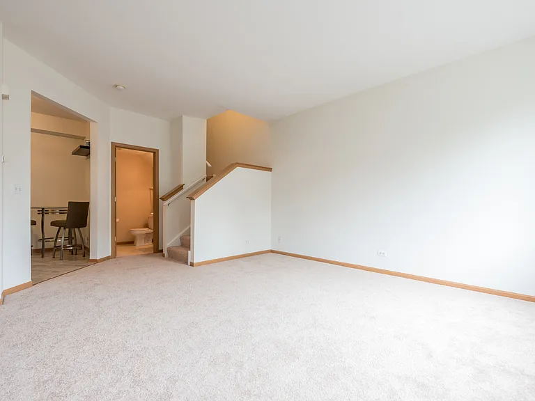 768 County Line Rd — Photo 2