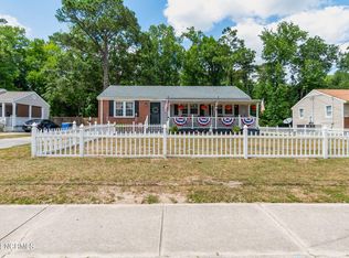 817 Barn St, Jacksonville, NC 28540