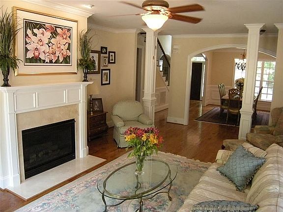  Large den with gas fireplace; great for entertaining 