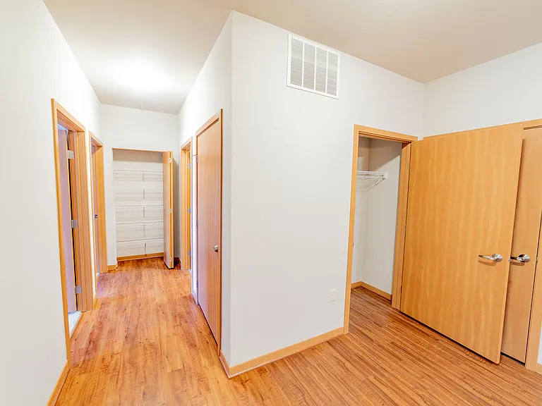 Mammoth Springs Apartments & Townhomes — Photo 68