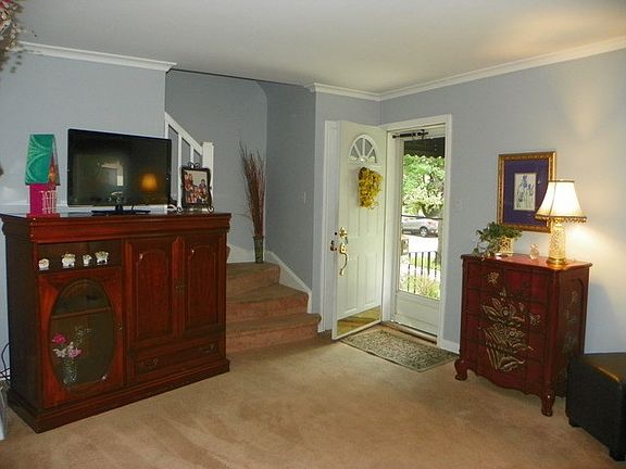5th image of 10007 S Artesian Ave