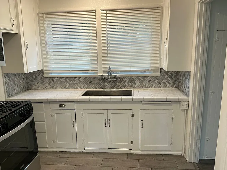 233 E La Veta 492 S — Photo 13