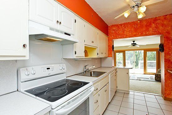 5th image of 2828 Mead St