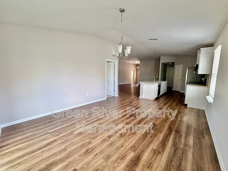 278 Pickett Dr — Photo 9