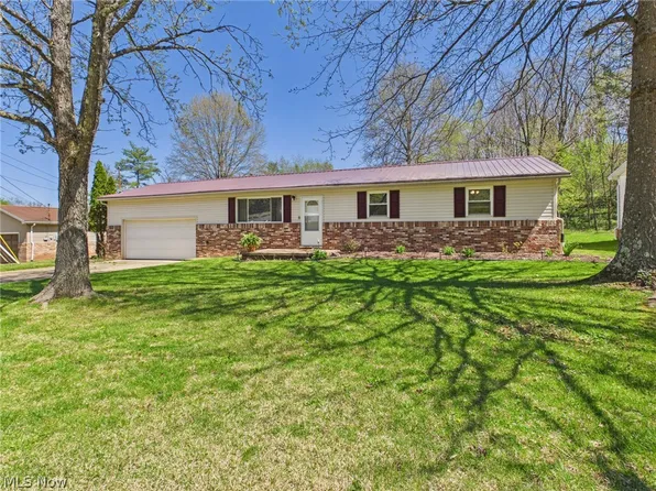 254 Suzanne St, Washington, WV 26181