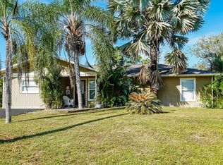 605 Leo Ave, Lehigh Acres, FL 33971