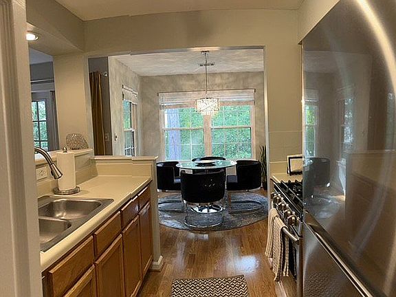 2nd image of 206 Ridgelake Dr