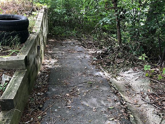 4th image of 15 Massachusetts Ave