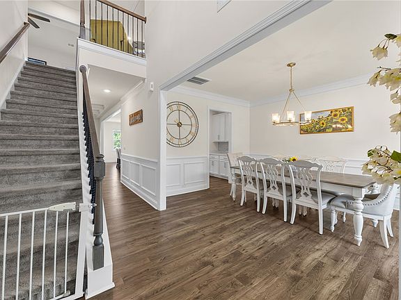 3rd image of 104 Juniper Hill Dr